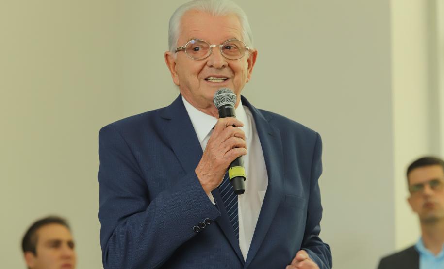 Ratinho Junior sanciona lei da gratuidade das passagens e anuncia programas aos idosos