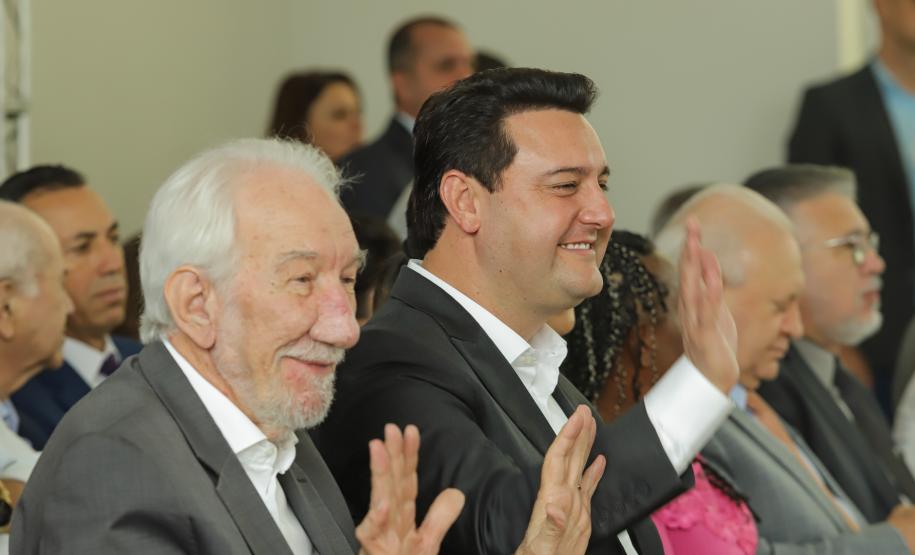 Ratinho Junior sanciona lei da gratuidade das passagens e anuncia programas aos idosos