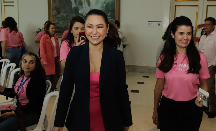 Paraná Rosa encerra com lançamento de edital para pesquisa voltado a mulheres com câncer de mama