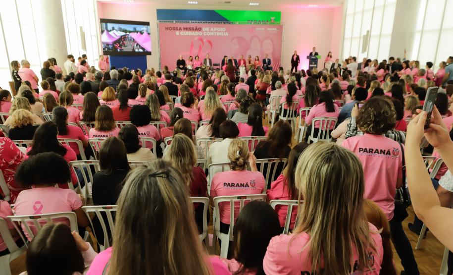 Paraná Rosa encerra com lançamento de edital para pesquisa voltado a mulheres com câncer de mama