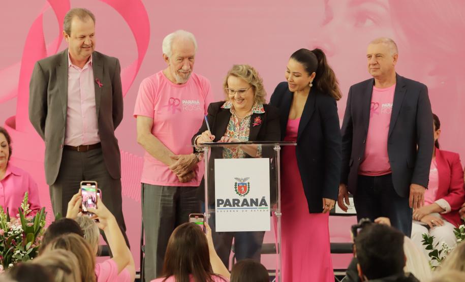 Paraná Rosa encerra com lançamento de edital para pesquisa voltado a mulheres com câncer de mama