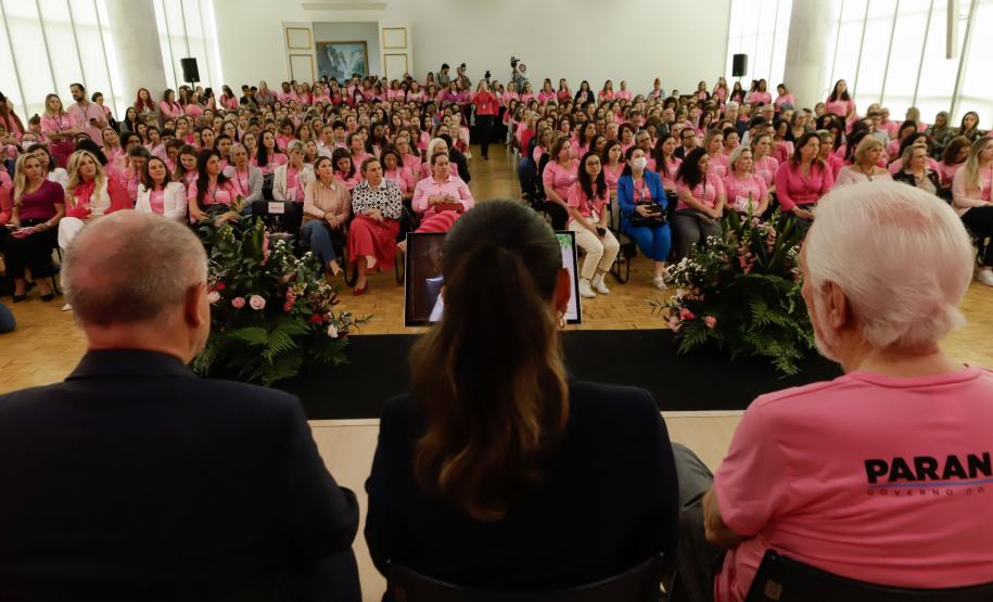 Paraná Rosa encerra com lançamento de edital para pesquisa voltado a mulheres com câncer de mama