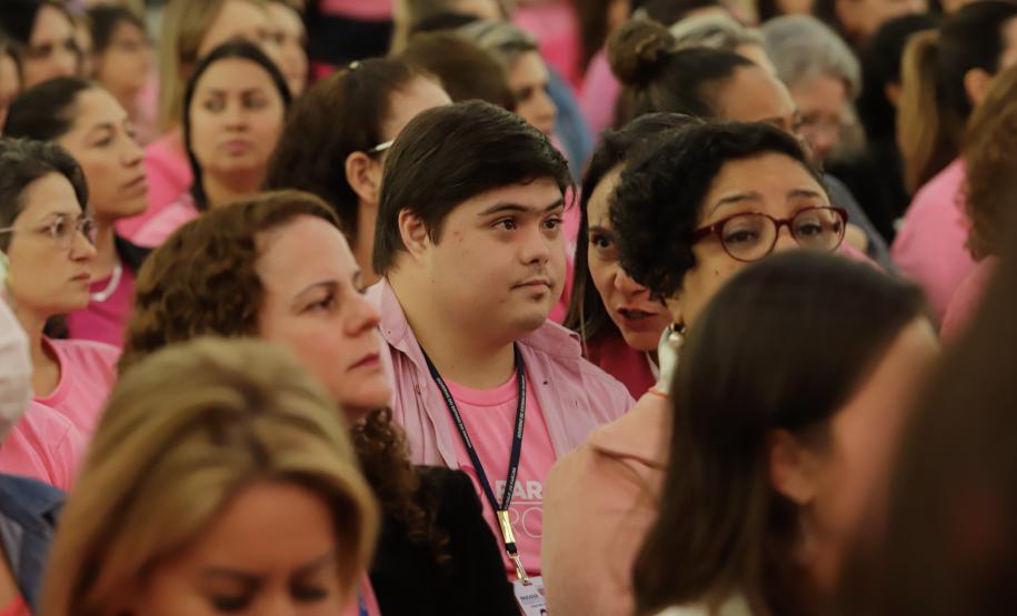 Paraná Rosa encerra com lançamento de edital para pesquisa voltado a mulheres com câncer de mama