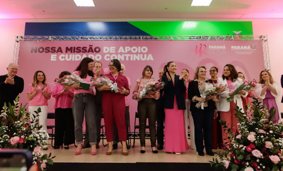 Paraná Rosa encerra com lançamento de edital para pesquisa voltado a mulheres com câncer de mama