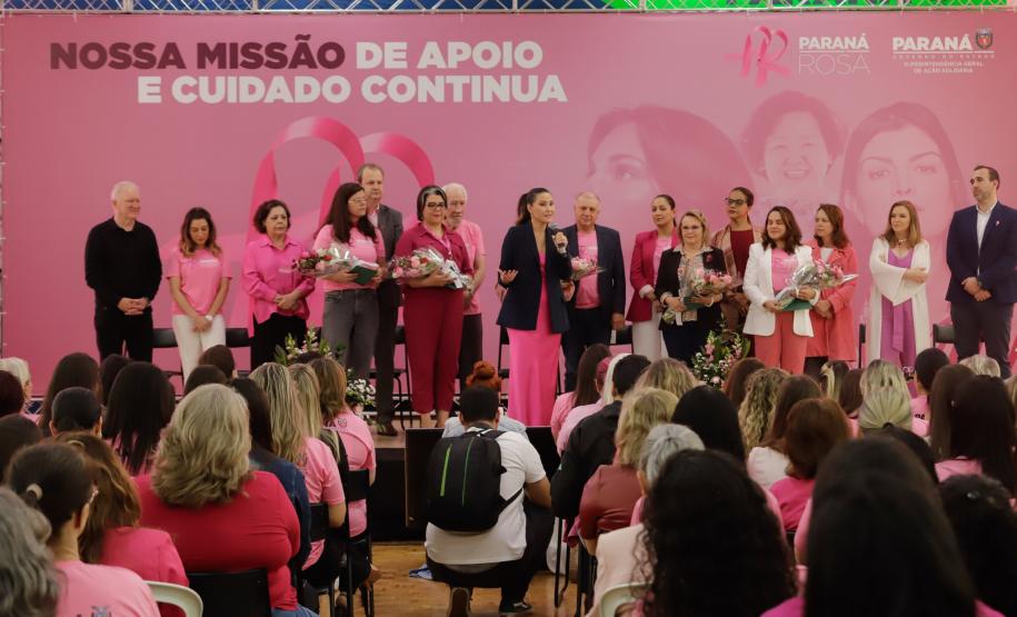 Paraná Rosa encerra com lançamento de edital para pesquisa voltado a mulheres com câncer de mama