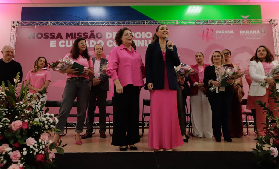 Paraná Rosa encerra com lançamento de edital para pesquisa voltado a mulheres com câncer de mama