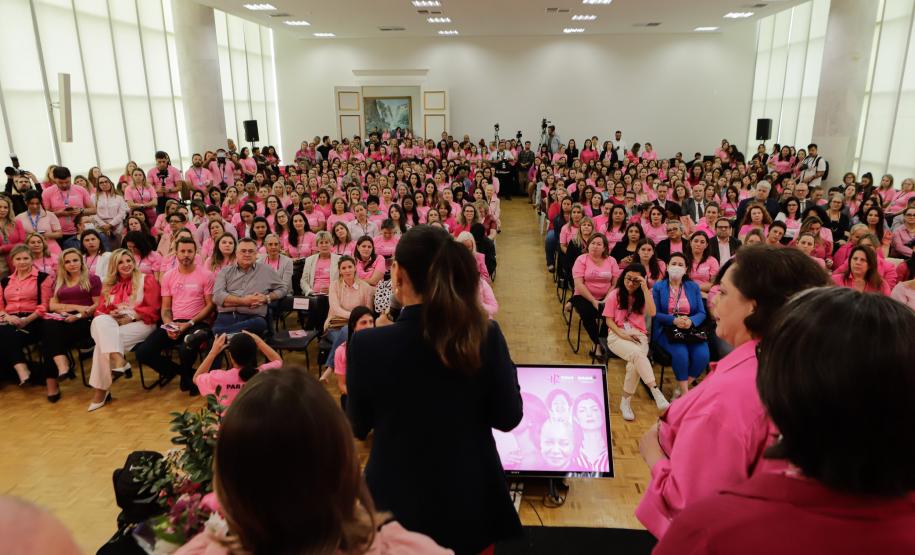 Paraná Rosa encerra com lançamento de edital para pesquisa voltado a mulheres com câncer de mama
