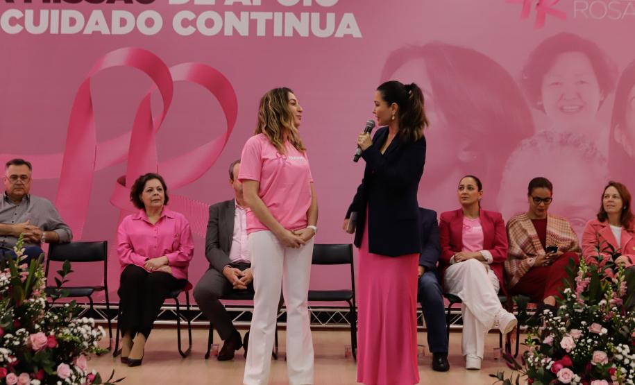 Paraná Rosa encerra com lançamento de edital para pesquisa voltado a mulheres com câncer de mama