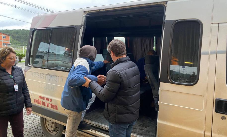 Primeiras famílias desabrigadas pelas chuvas começam a ser acolhidas em hotel