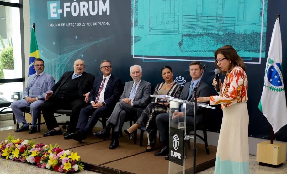 Santin Roveda participa do lançamento do E-Fórum pelo TJPR