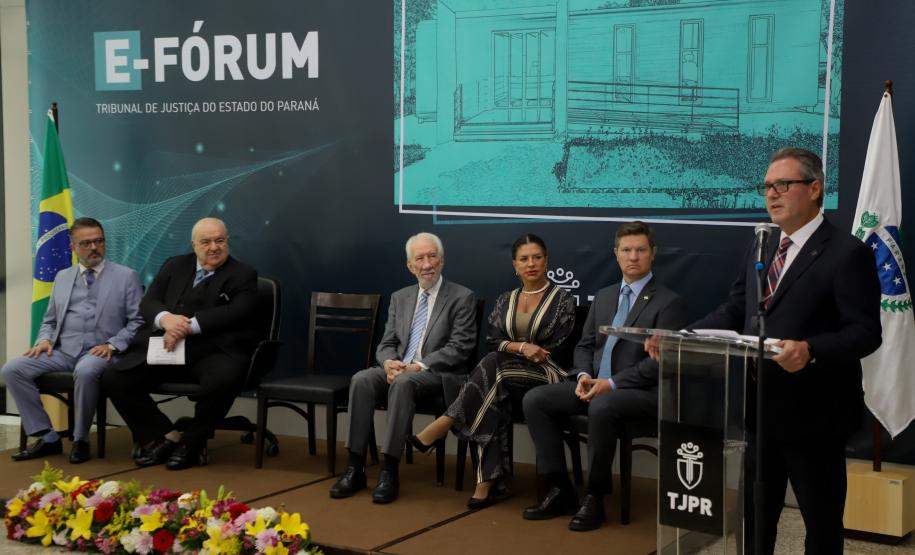 Santin Roveda participa do lançamento do E-Fórum pelo TJPR