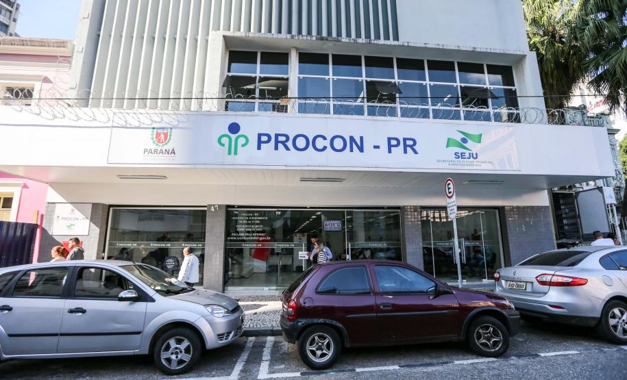 Procon-PR emite recomendação para coibir altas de preços dos repelentes contra mosquitos