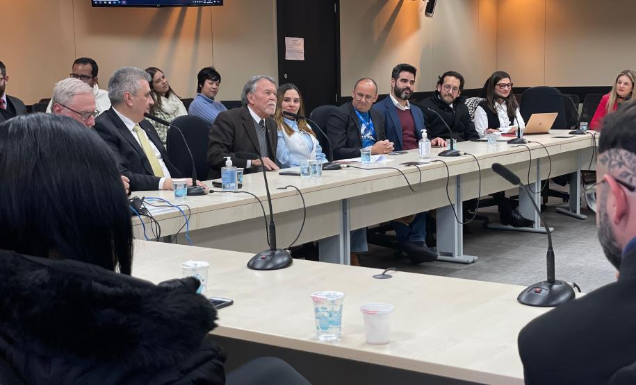 Estado dá posse a membros no Comitê Estadual de Educação em Direitos Humanos do Paraná