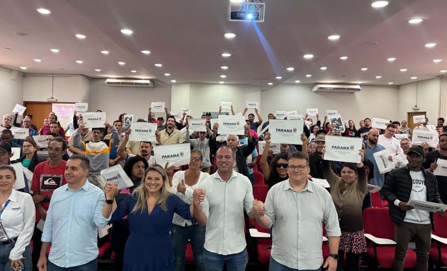 Ciclo do Cuida Paraná em Maringá reúne 128 alunos com migrantes de cinco países