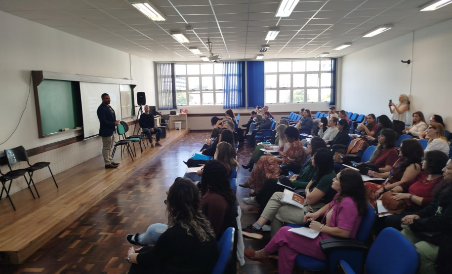 Sistema Socioeducativo do Paraná promove formação de mediadores de leitura para fortalecer práticas pedagógicas