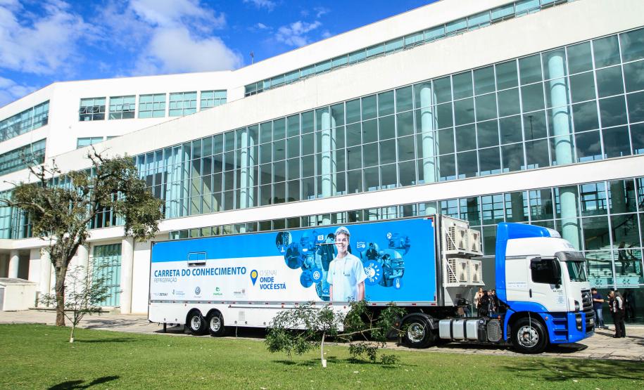 O bairro Uberaba, em Curitiba, será o primeiro do Paraná a receber o projeto Carretas do Conhecimento, idealizado pelo Governo do Paraná, através da Secretaria da Justiça, Família e Trabalho, em parceria com a Volkswagen e o Senai-PR